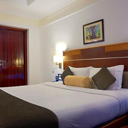 Rāmankari Contour Backwaters Hotel Resort & Convention Centre מראה חיצוני תמונה