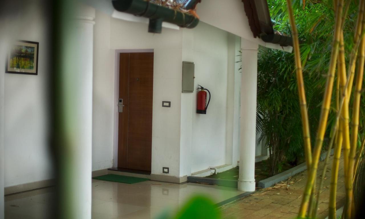 Rāmankari Contour Backwaters Hotel Resort & Convention Centre מראה חיצוני תמונה