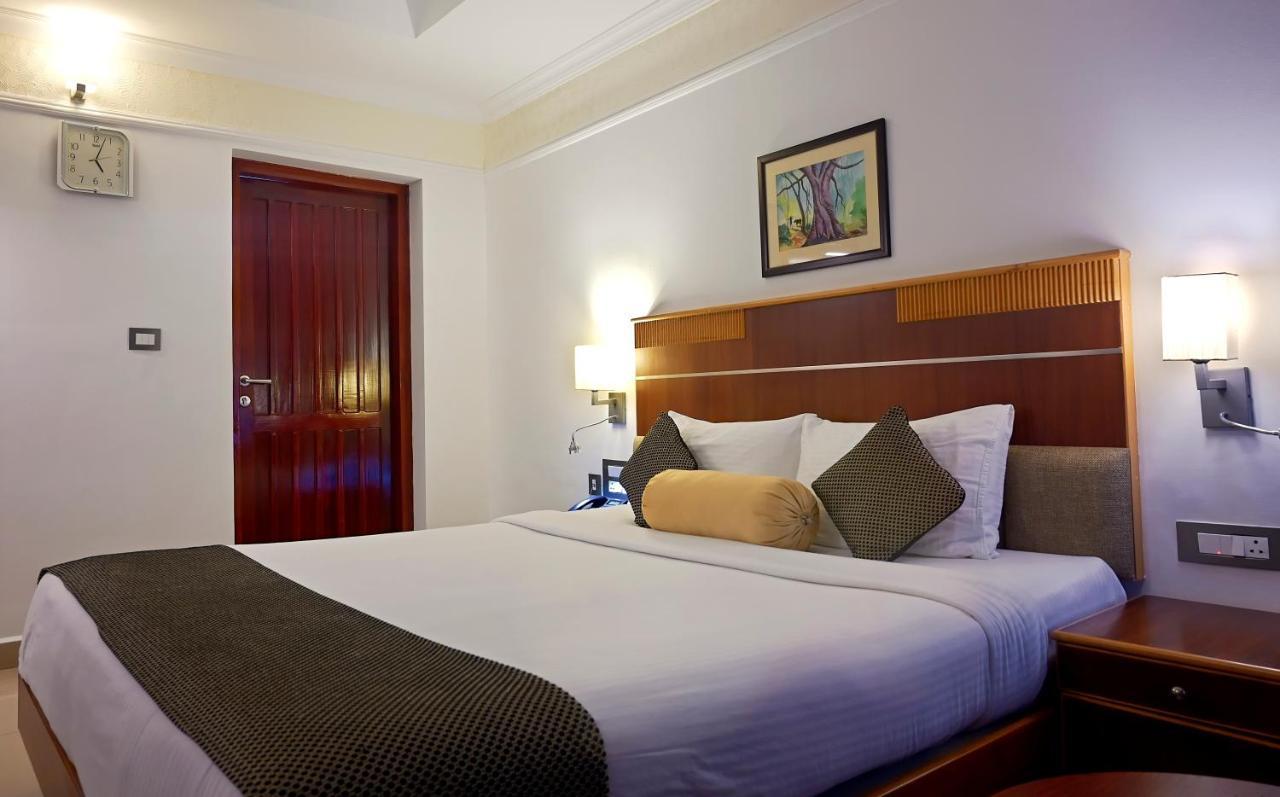 Rāmankari Contour Backwaters Hotel Resort & Convention Centre מראה חיצוני תמונה