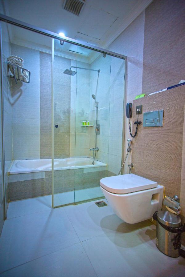 Rāmankari Contour Backwaters Hotel Resort & Convention Centre מראה חיצוני תמונה